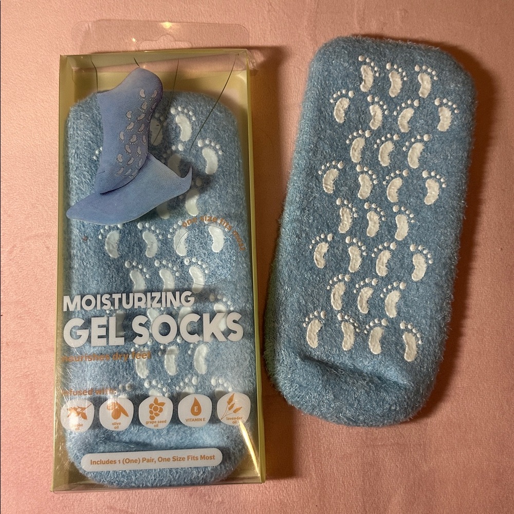 💙 All New Moisturizing Gel Socks – Soft Feet, Happy Soul 💙 with FREE mug!
